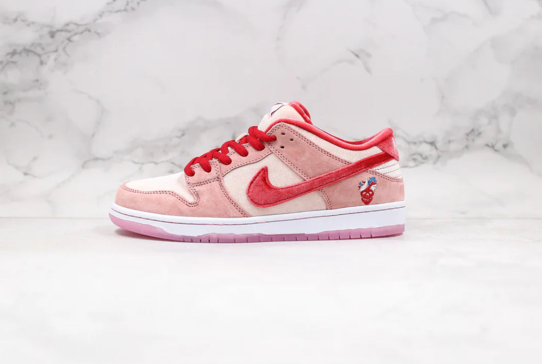 Nike SB Dunk Low
Strangelove