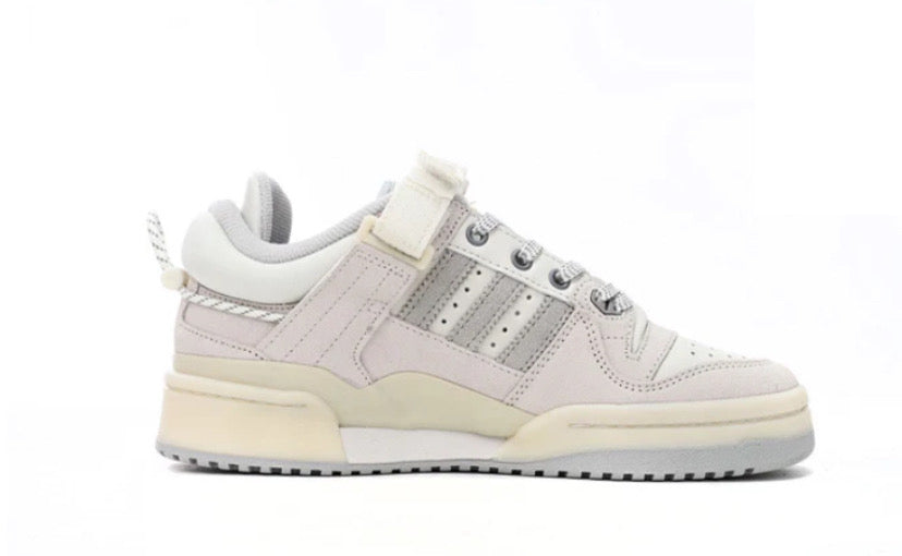 Adidas Forum Bad Bunny
Buckle