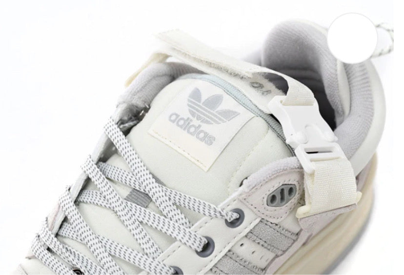 Adidas Forum Bad Bunny
Buckle