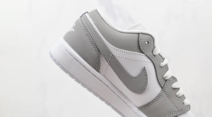 Air Jordan 1 low Wolf Grey