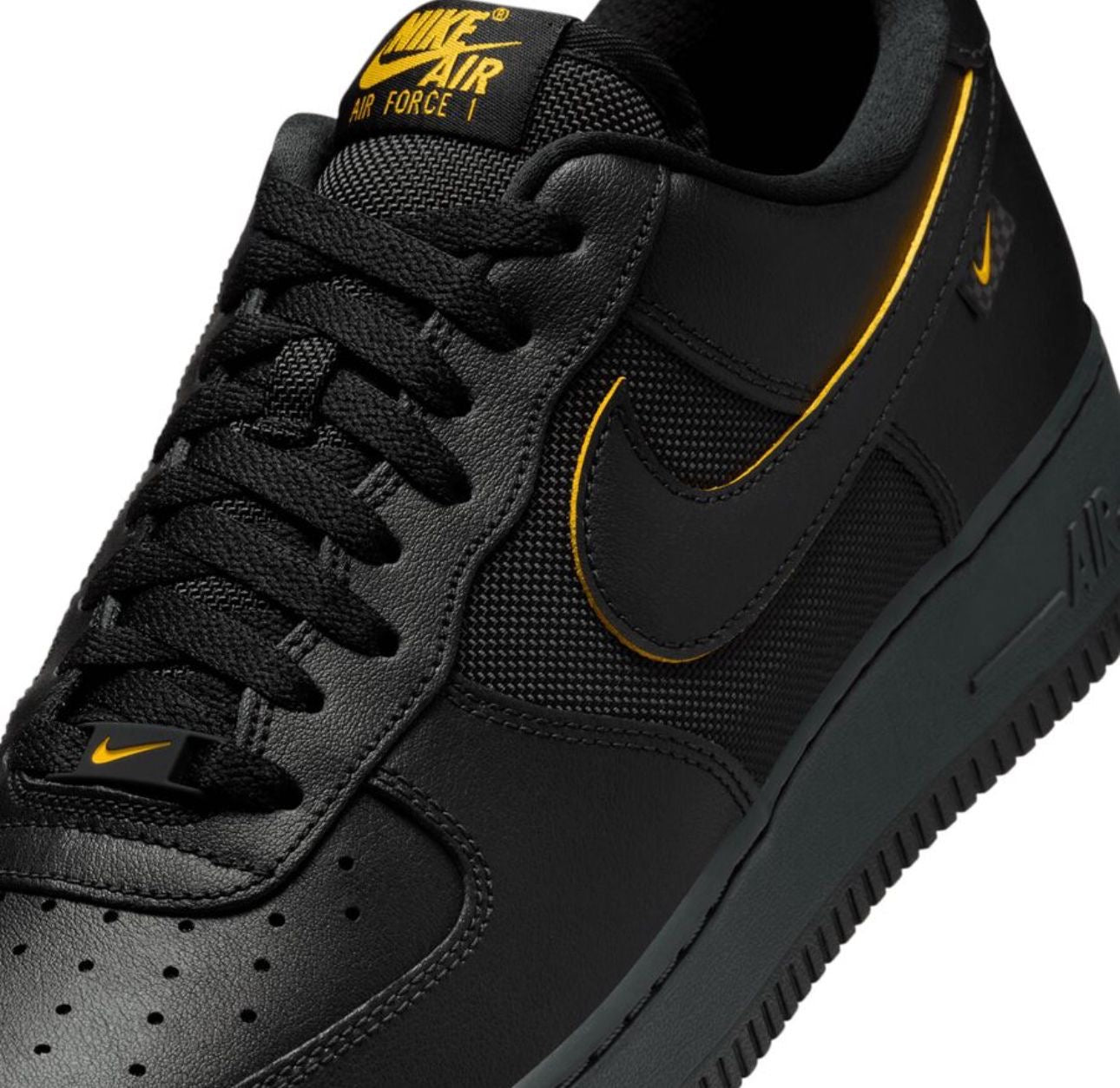 Air Force 1 '07 "Ballistic Mesh Black University Gold"