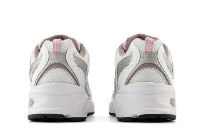 New Balance 530 White Silver
Metalic Ice Wine