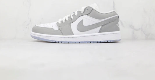 Air Jordan 1 low Wolf Grey
