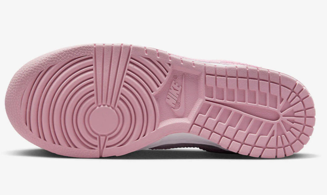 Nike Dunk Low Pink
Corduroy