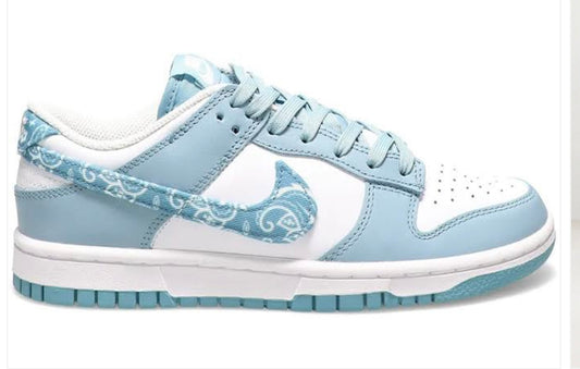 Nike Dunk Low Essential
Paisley Pack Worn