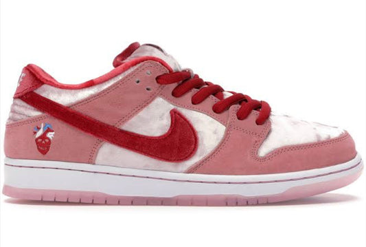 Nike SB Dunk Low
Strangelove
