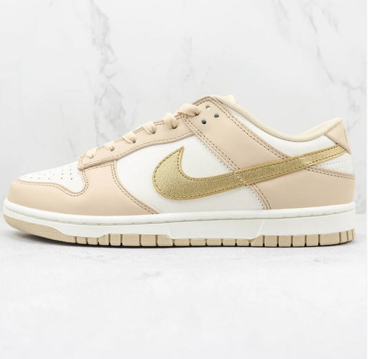 Nike Dunk Low Phantom
Metallic Gold